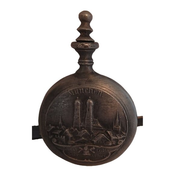 German Munich Vintage Metal Snuff Bottle Kunst und Bier Gibt's Allhier RARE - Picture 7 of 9